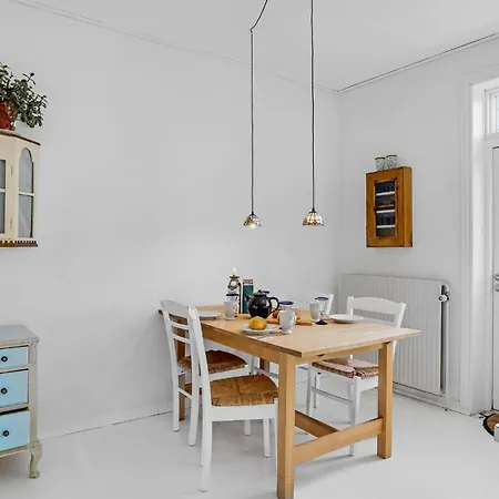 5 Bedroom Gorgeous Home In Roslev 別荘 Roslev