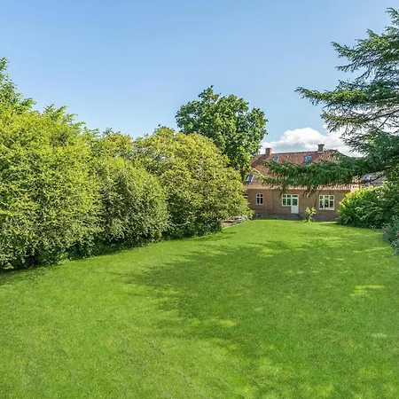 Holiday home 6 Bedroom Amazing In