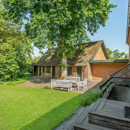 5 Bedroom Gorgeous Home In Roslev